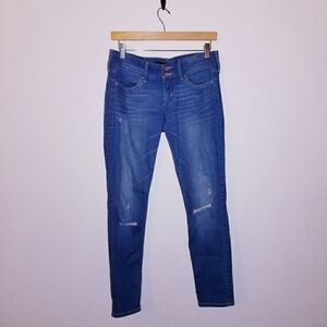 Hollister crop skinny distressed jeans size 5. ^
